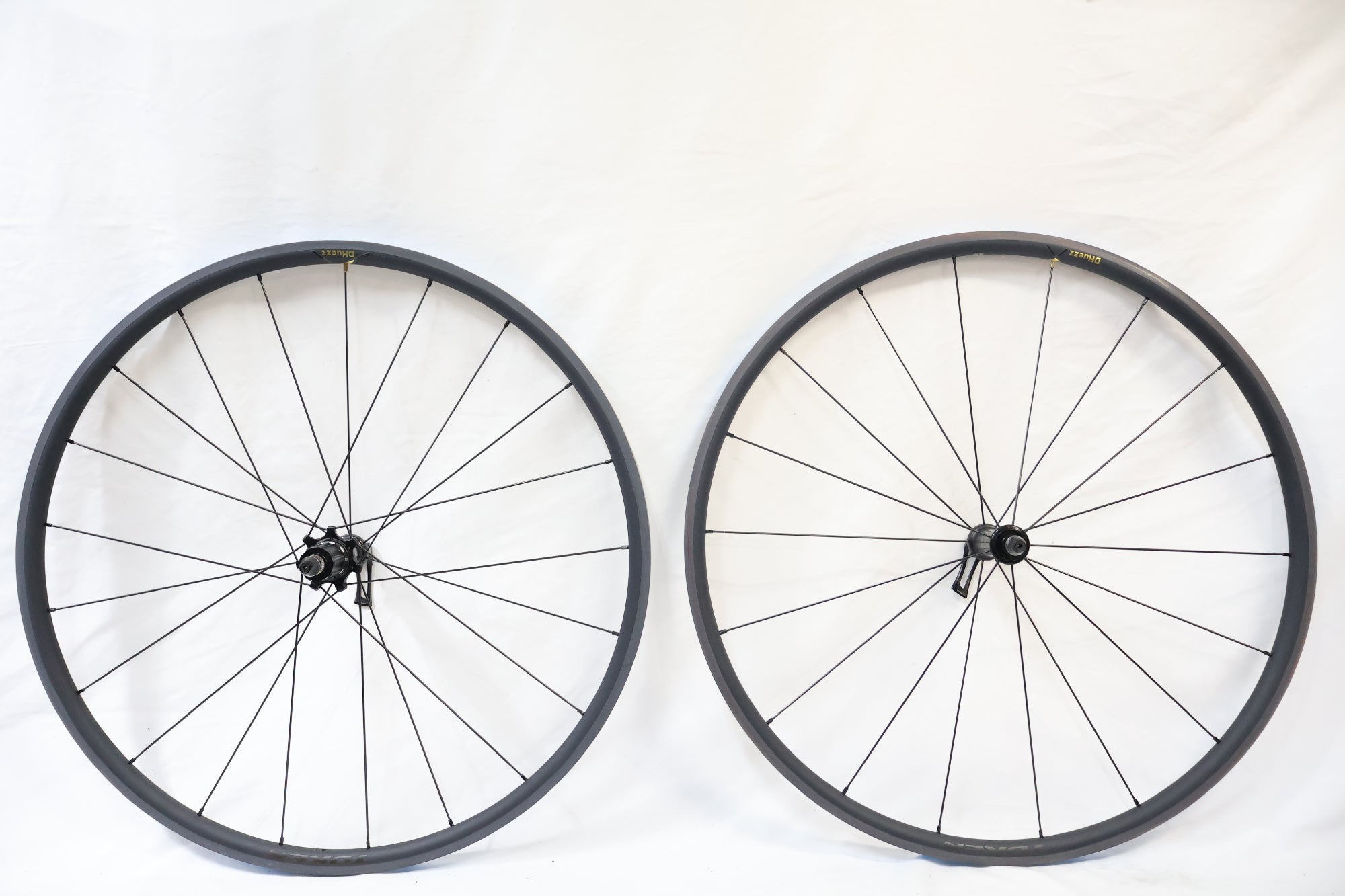 TOKEN 「トーケン」 C22AX DHuezz Zenith シマノ11速 ホイールセット