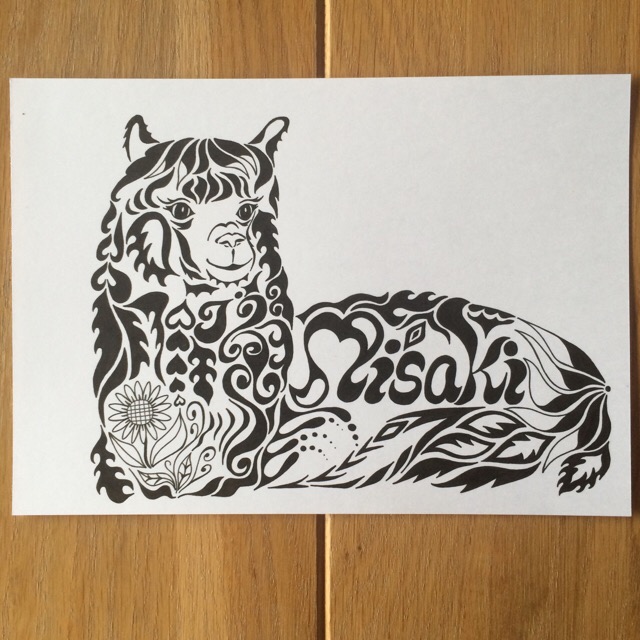 模様の一部に名前も。模様で描くアートなオーダーメイドの絵「アルパカ