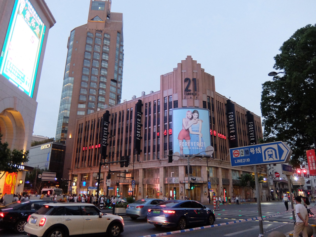 血の雨が降り注ぐ、魔都・上海の恐怖。美人スパイと特務機関ジェス