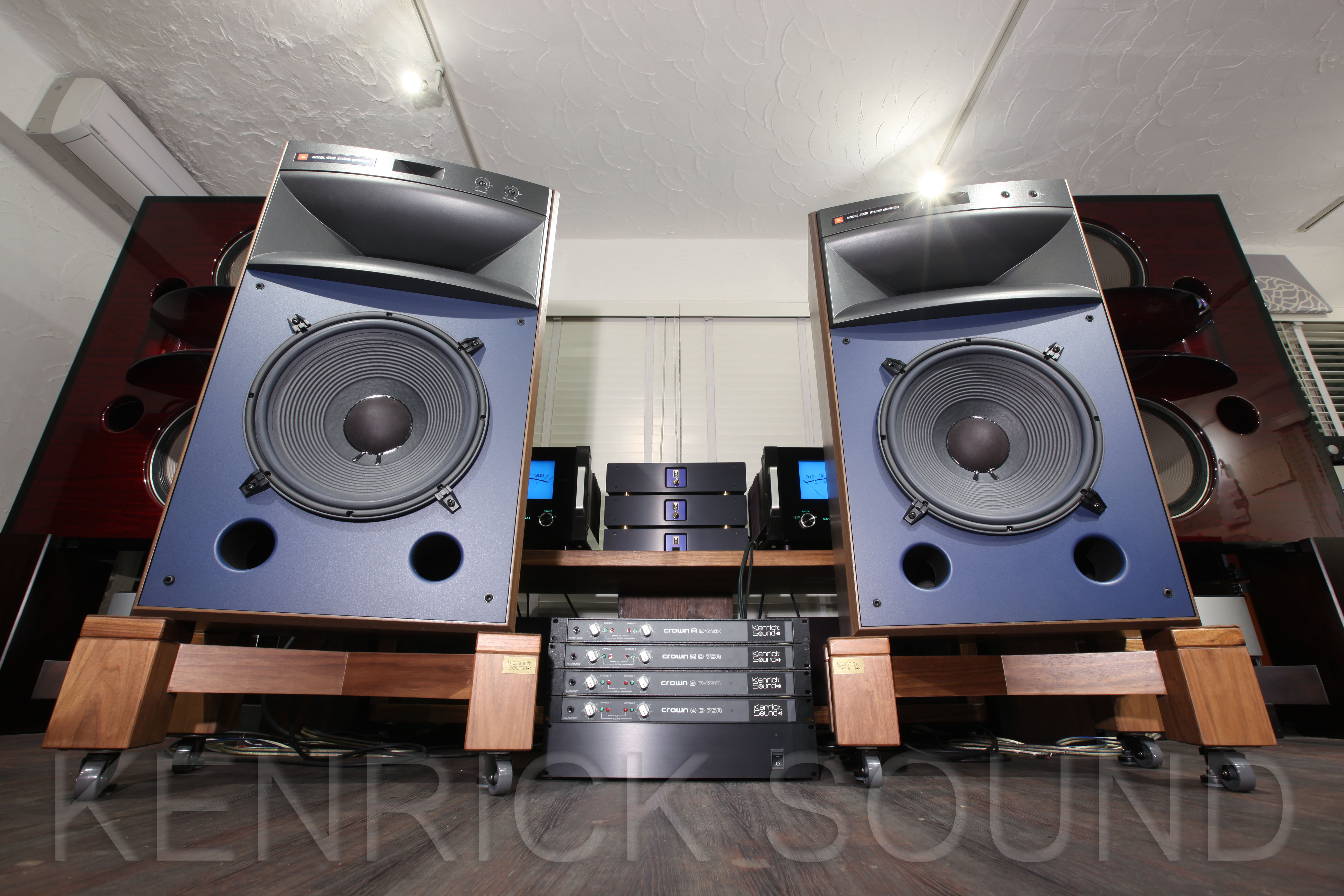 JBL 4338 貫禄の最新3wayスタジオモニタースピーカー・良品中古