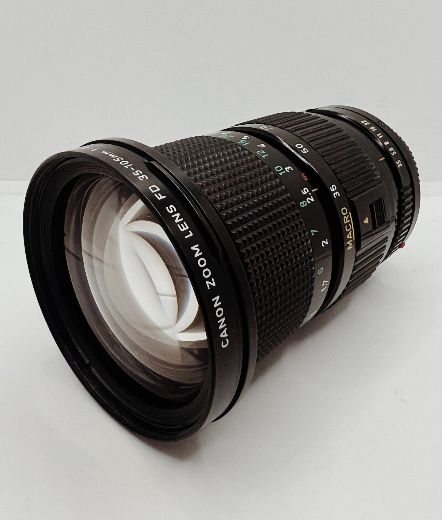 Canon FD 35-105mm Zoom lens with Anamorphic-Bokeh Modification