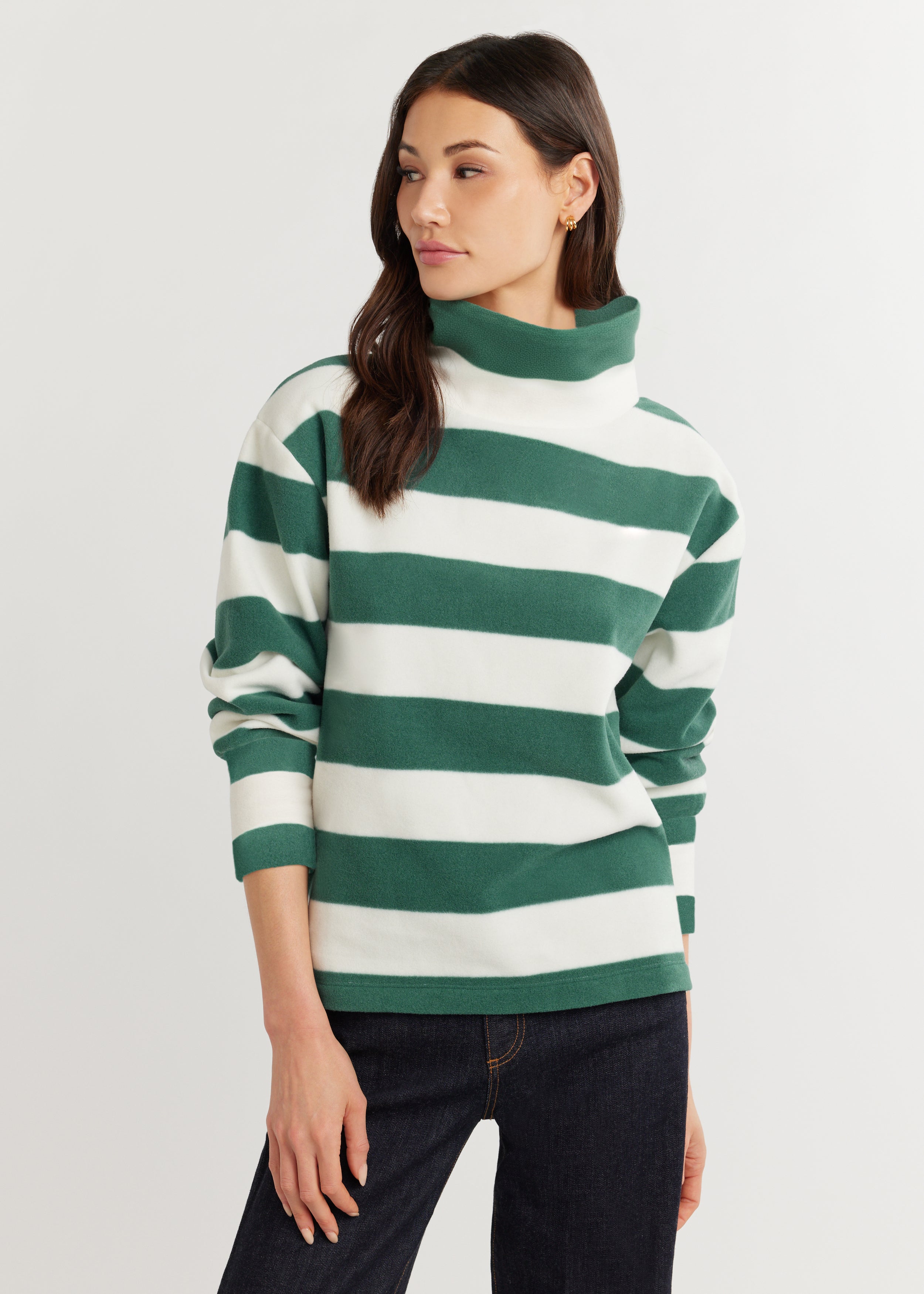 Milton Street Turtleneck in Vello Fleece (Woodland Green/Cream