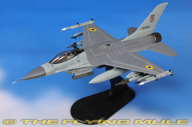F-16AM Fighting Falcon 1:72 Diecast Model - Hobby Master HM