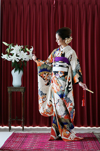 それいゆの極上アンティーク黒引き・振袖レンタル 黒地鶴紋振袖RF-21