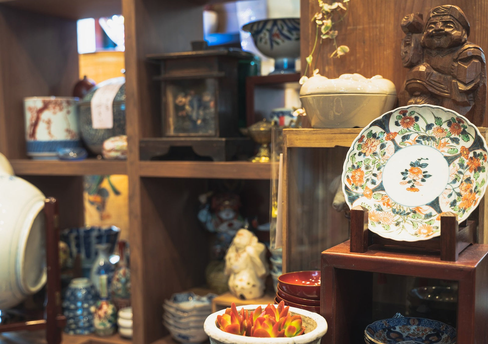 見立て”の心で楽しむ古美術のすゝめ〈古美術まべちがわ〉。【六日町