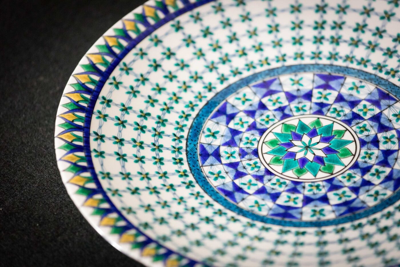 九谷深香陶窯 二代浅蔵五十吉 銀彩瑞果