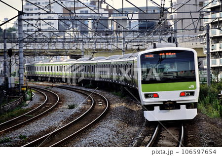 2002年 山手線を走るE231系500番台電車10両の写真素材 [106597654] - PIXTA