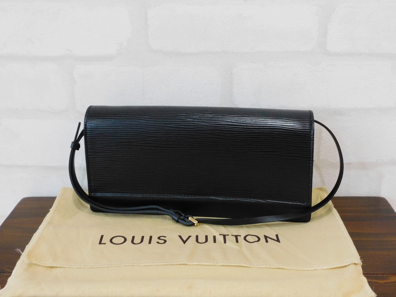 ルイヴィトン エピ オンフルール ノワール M52732｜郡山市のまじめな