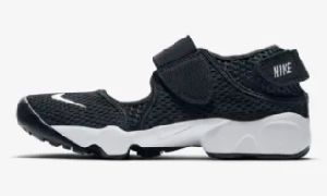 ナイキ エアリフト キッズ (キッズスニーカー) 価格比較 - 価格.com