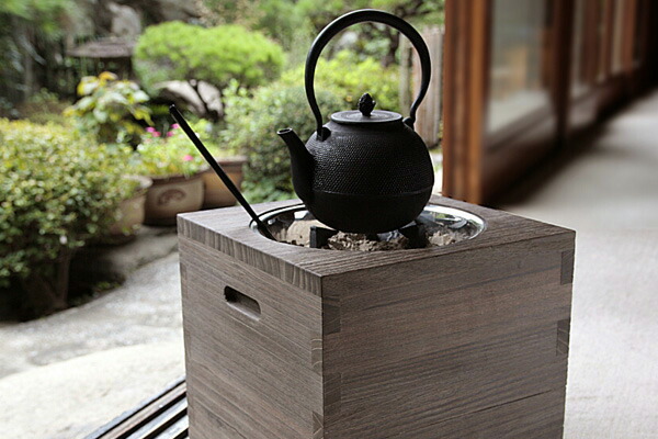 楽天市場】桐の箱火鉢セット（フタ、五徳、火箸、灰ならし、木炭灰付き