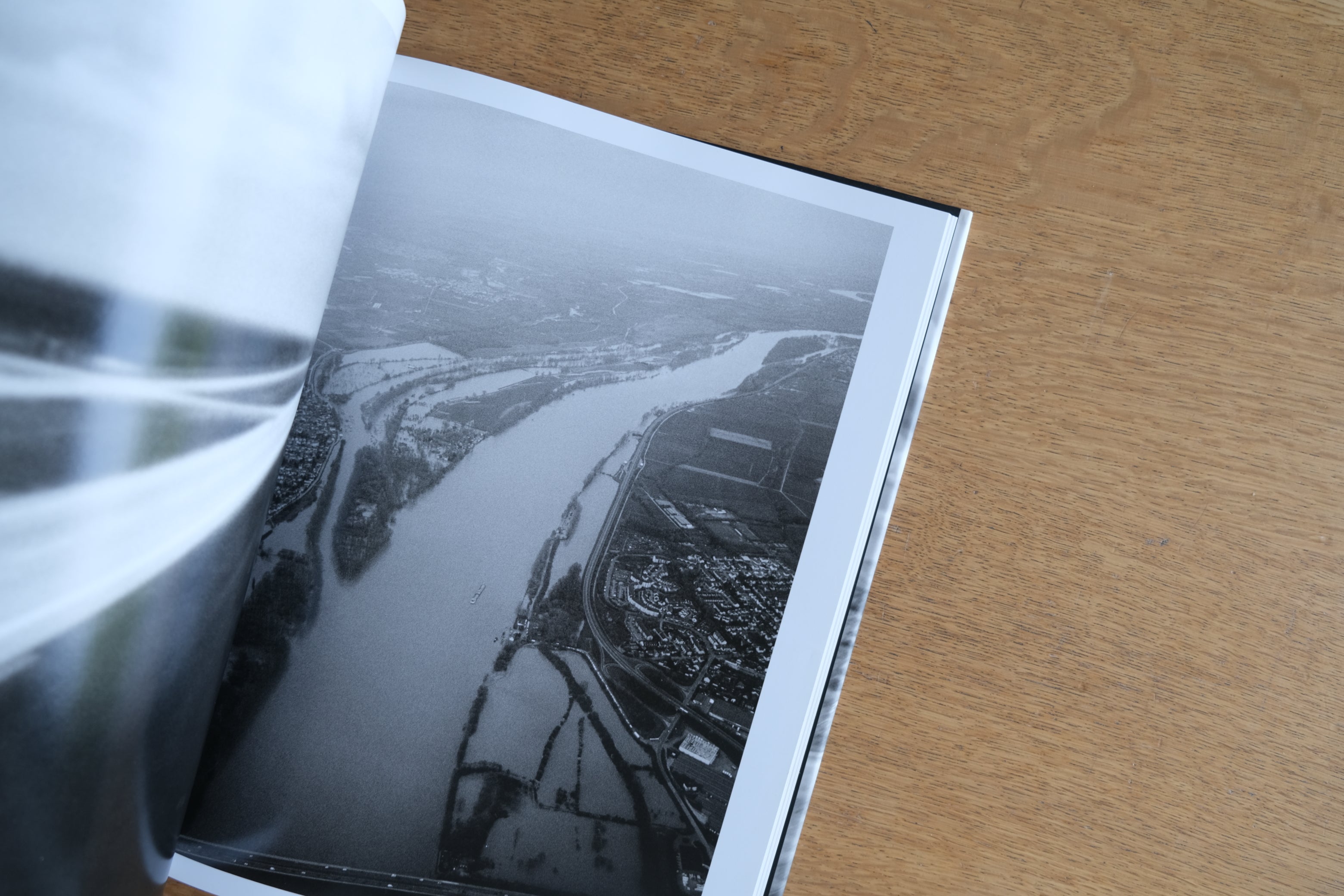 美本］Helmut Newton『Sex and Landscapes』｜TASCHEN刊（2004年