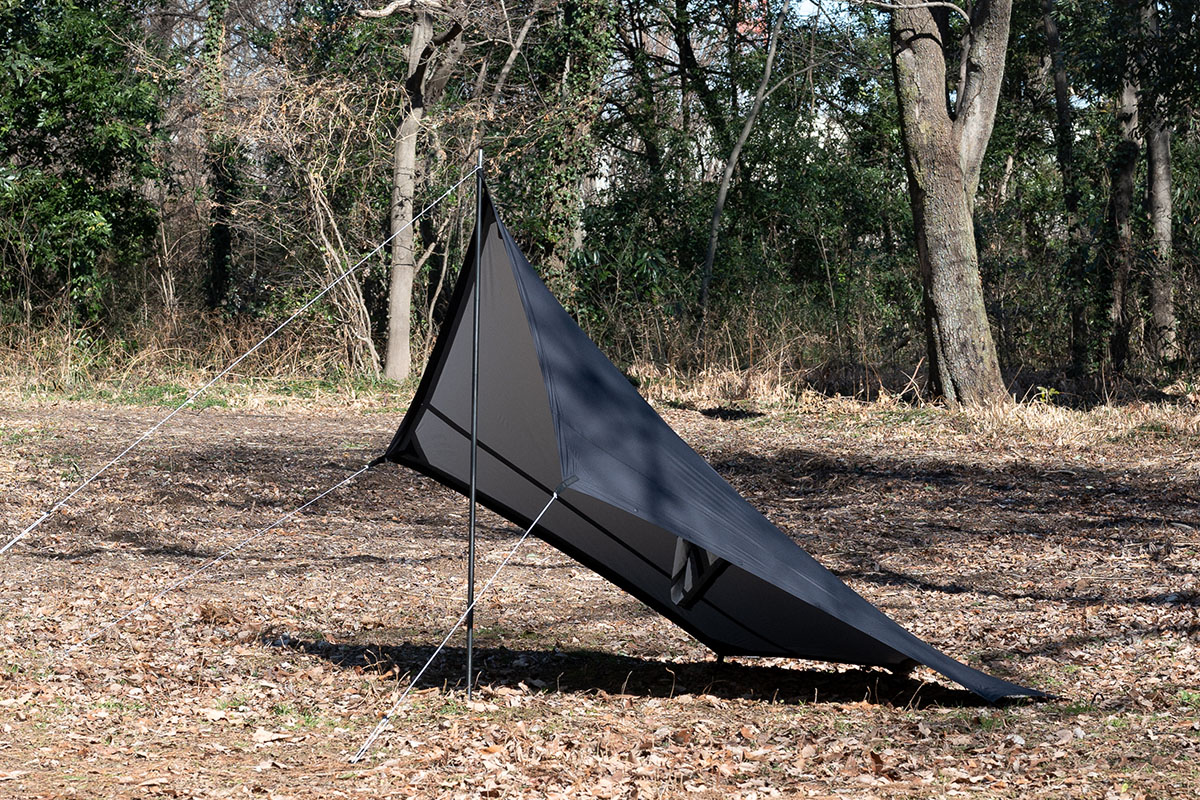 ムラコから、タープにもなる2.5レイヤーの軽量ポンチョが登場。フェス