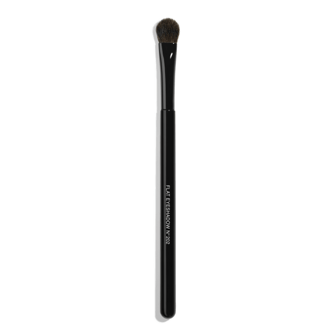 LES PINCEAUX DE CHANEL Flat eyeshadow brush n°202 | CHANEL