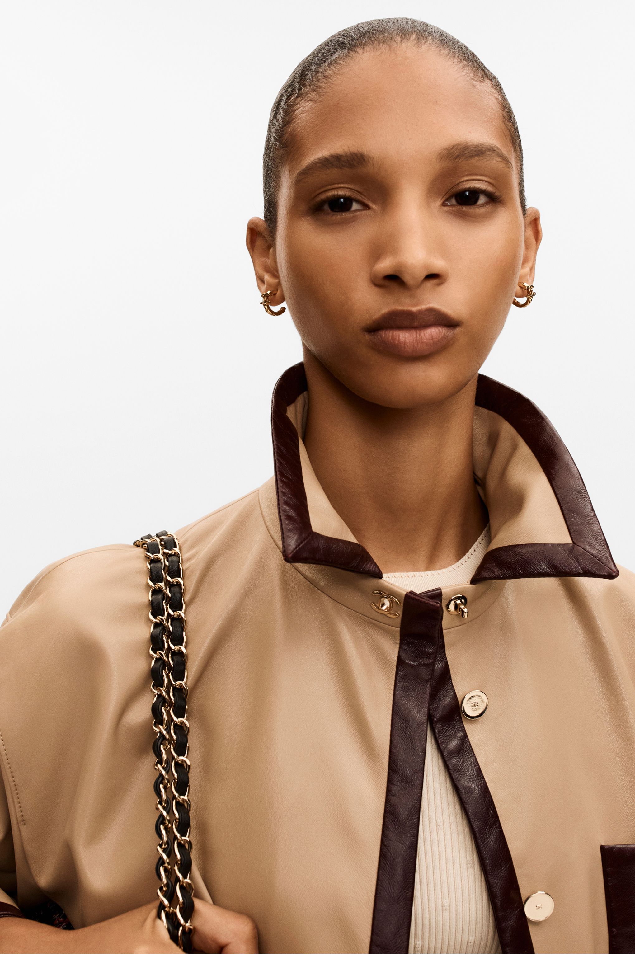 13429 CHANEL パテントレザーパイピングノーカラージャケット