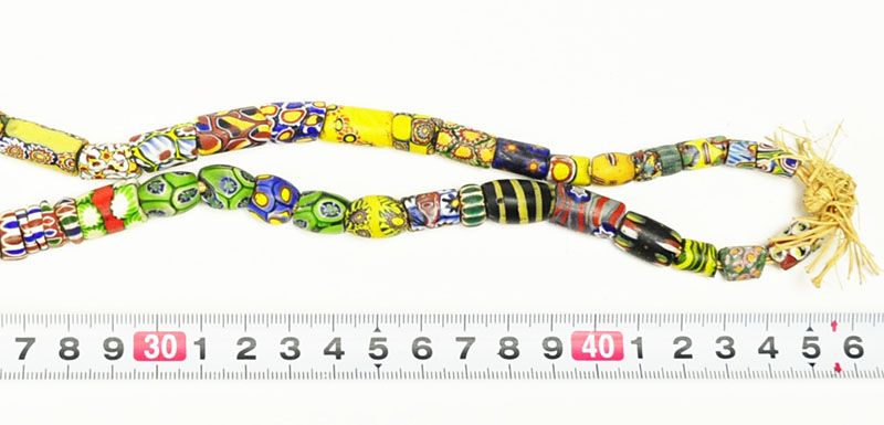 アフリカ・アンティーク トンボ玉 ビーズ (u334-06) - アフリカ雑貨店