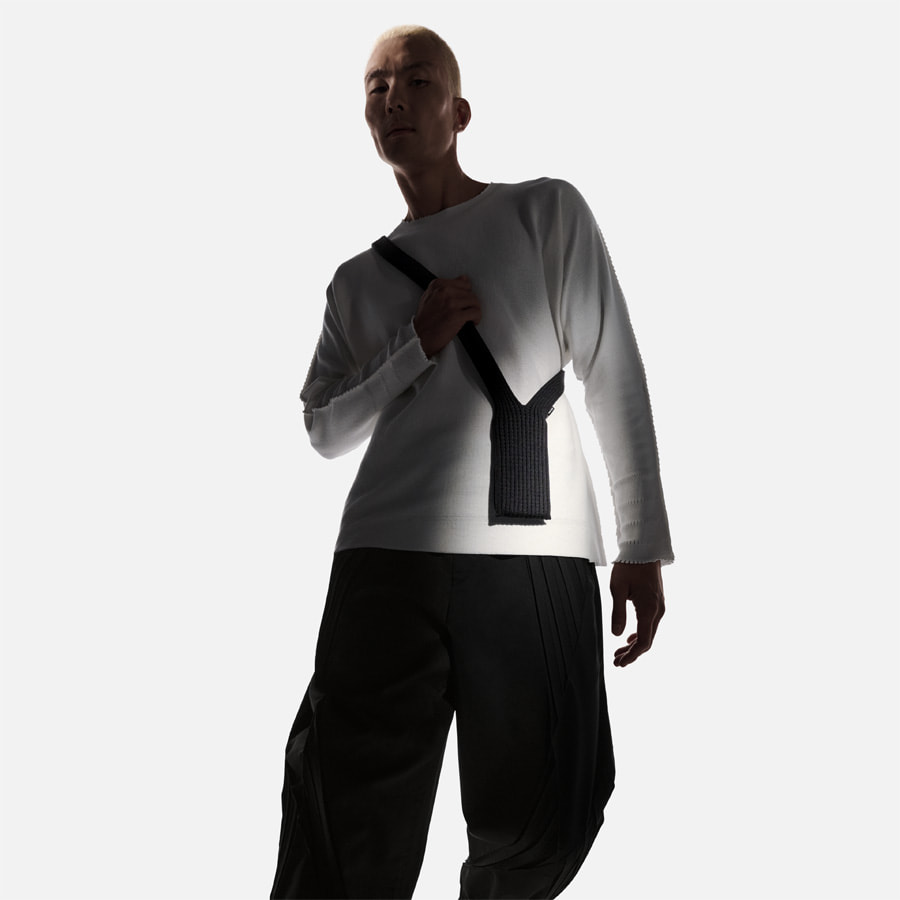 Introducing iPhone Pocket: a beautiful way to wear and carry