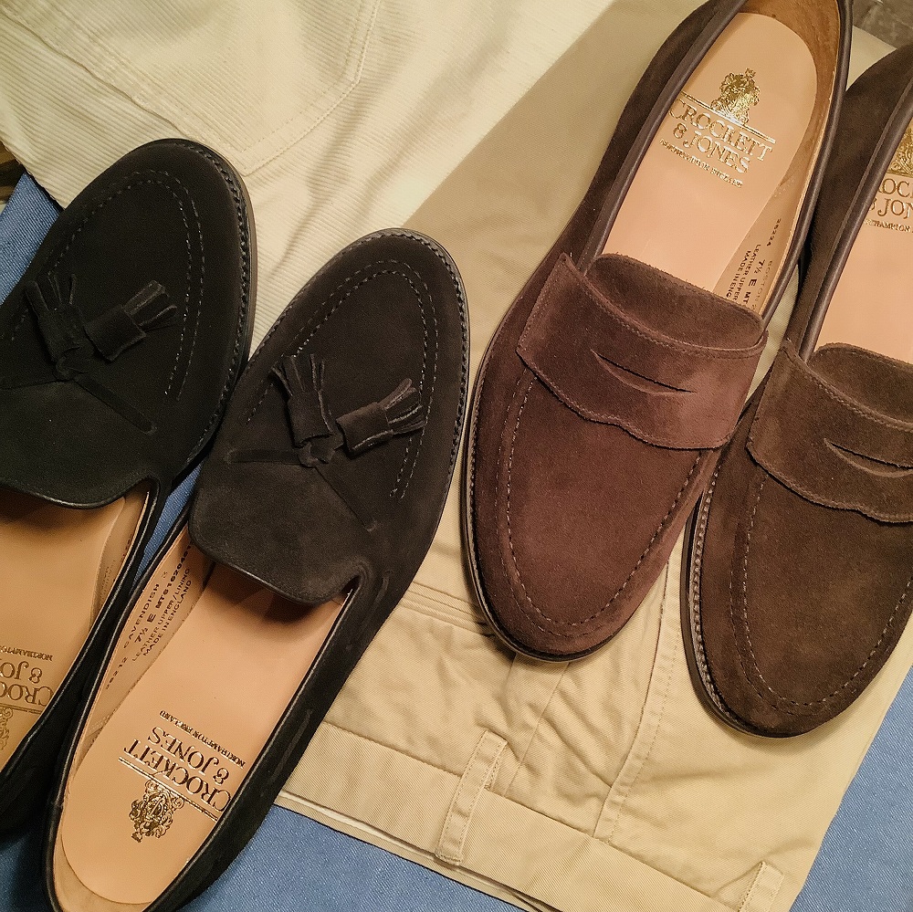 クロケット＆ジョーンズのローファーとタッセルローファーのスエード