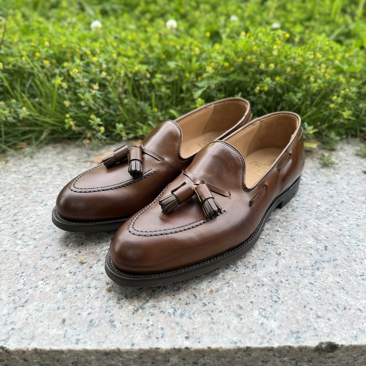 タッセルローファーといえばクロケットのキャベンディッシュ3とビュー