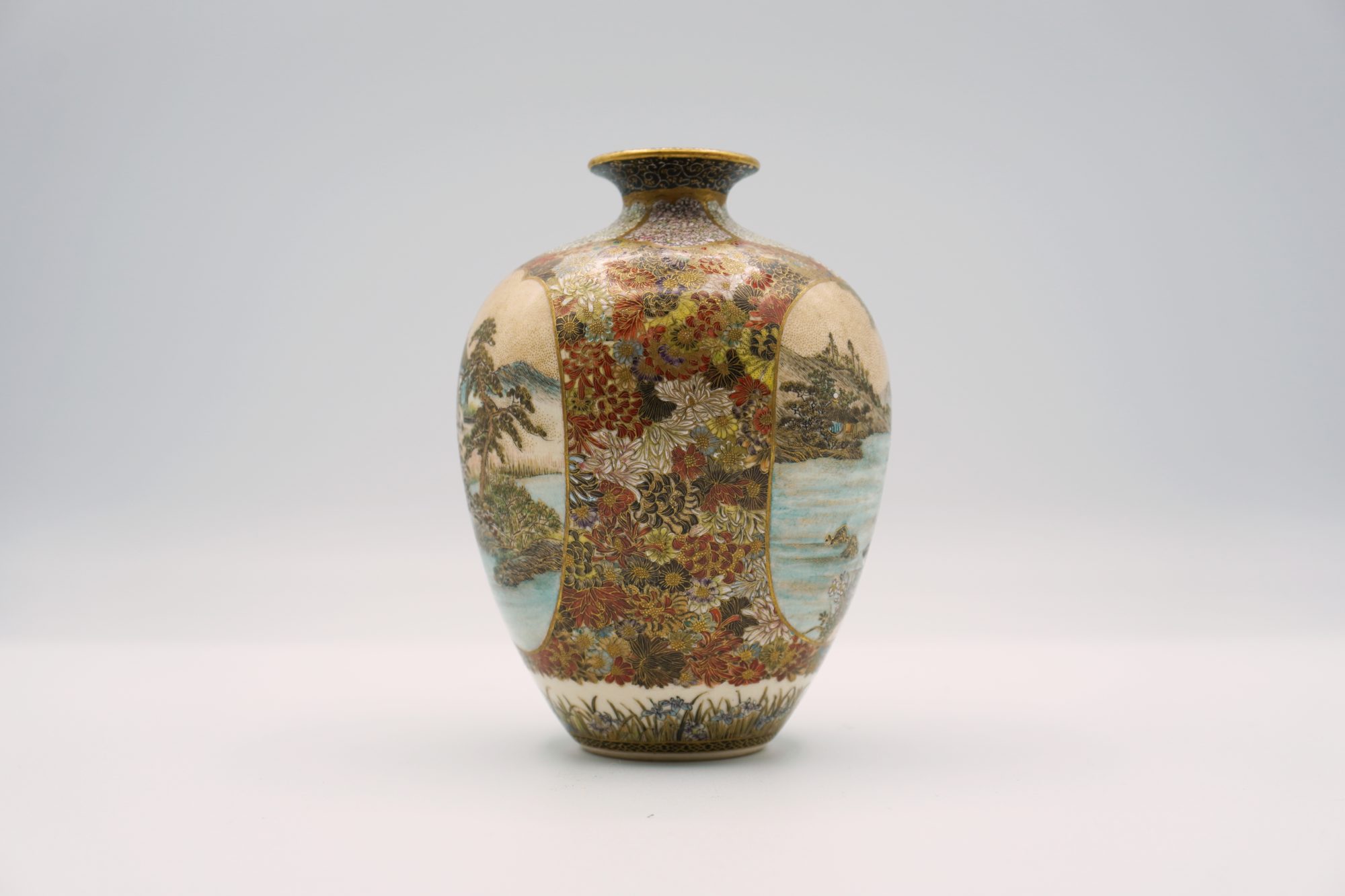 長谷川美山 薩摩錦手 山水花詣図花瓶 | 明治工芸・明治金工の販売専門