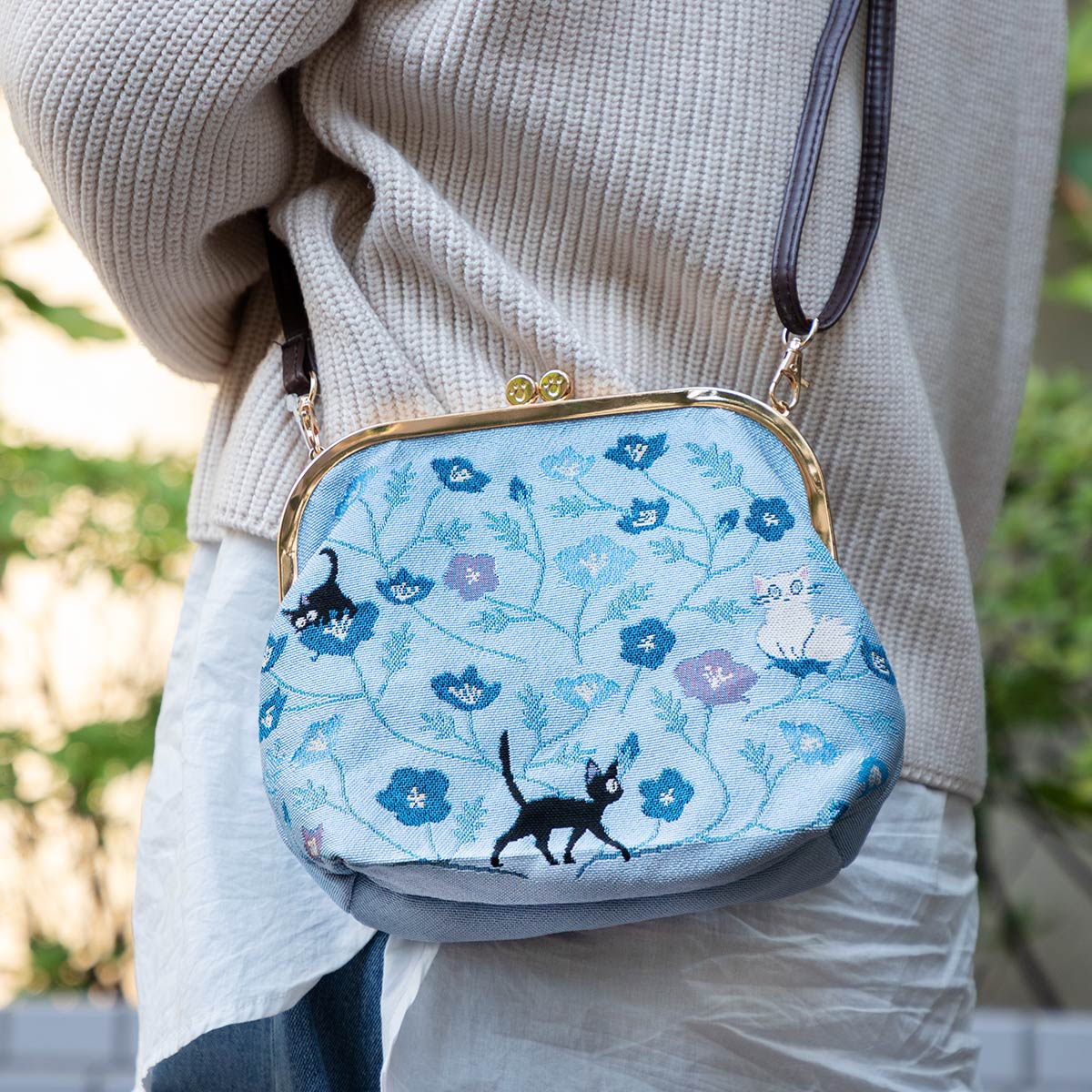 魔女の宅急便 「青のじゅうたん」 口金ショルダーポーチ | どんぐり