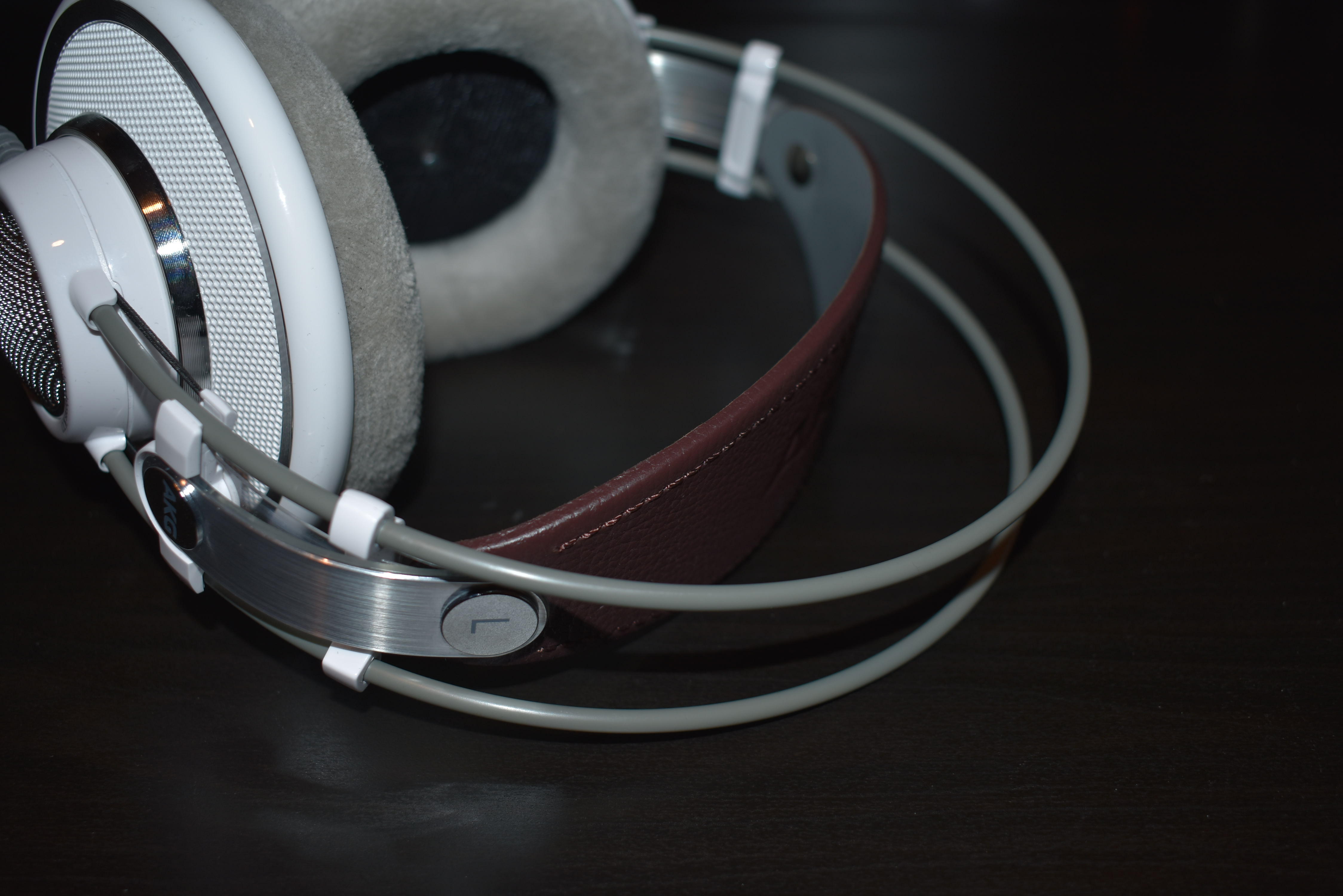 けいおん！』で話題になったK701が復活!? AKGらしさを前面に出した開放