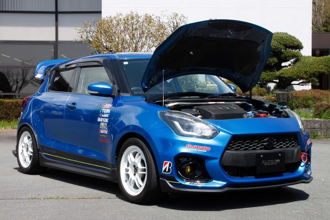 EXH+ HOOD SUPPORT ( フードサポート ) ZC33S スイフトスポーツ 新登場