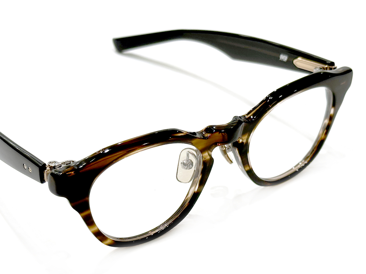 人気のクラウンパントスタイルをボリューミーに表現。999.9