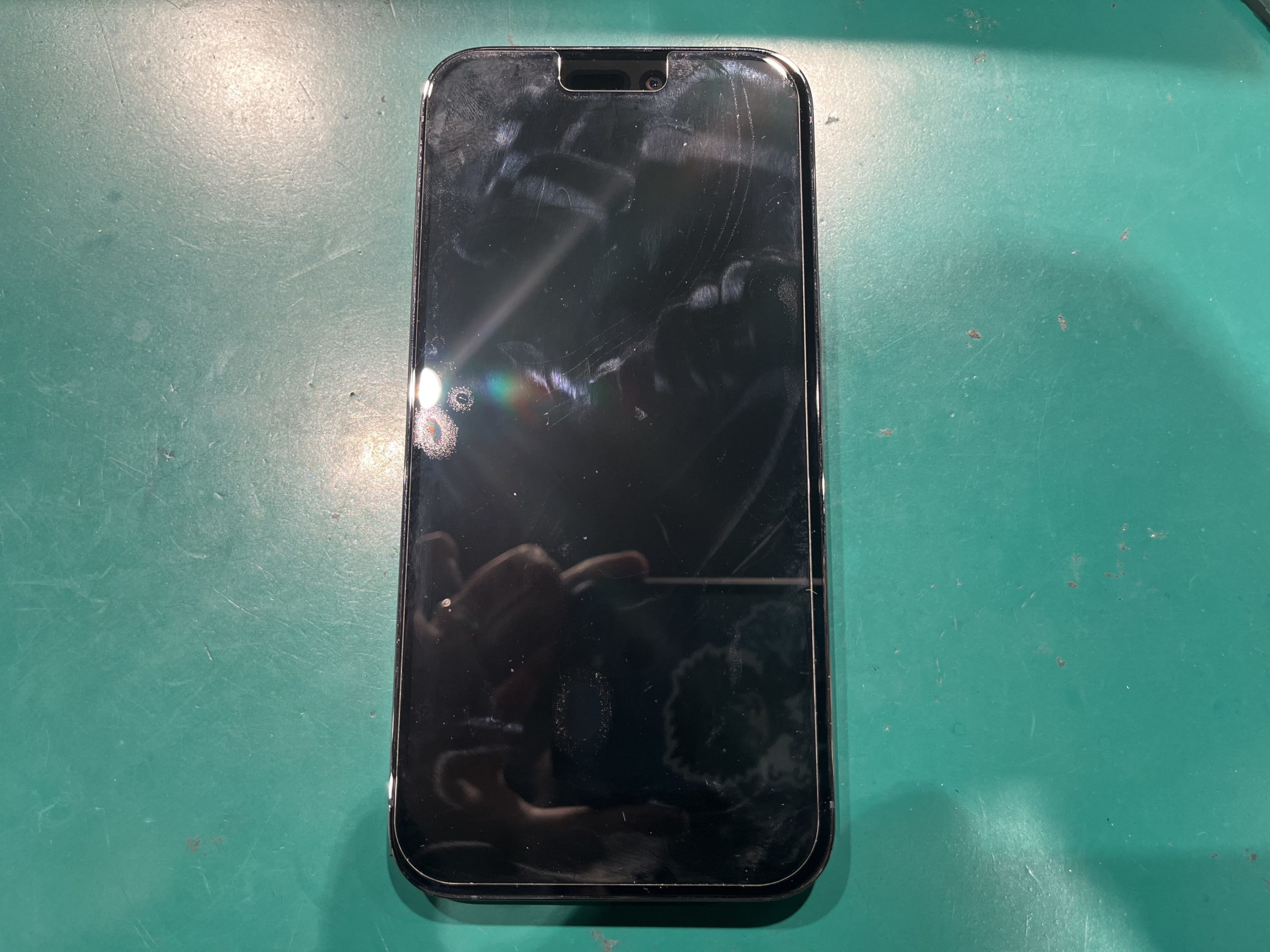 エ*ン様 Apple iPhone 14 Pro 本体 画面上部割れ iPhone14 Pro Maxの