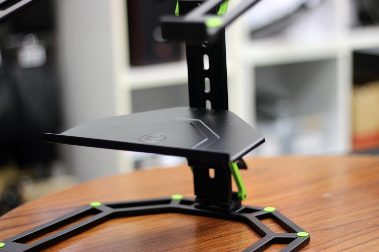 Gravityの使いやすいラップトップ＆コントローラースタンドをご紹介