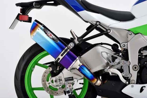 クリアなサウンドを実現 BEETからNinja ZX-6R用スリップオンマフラー