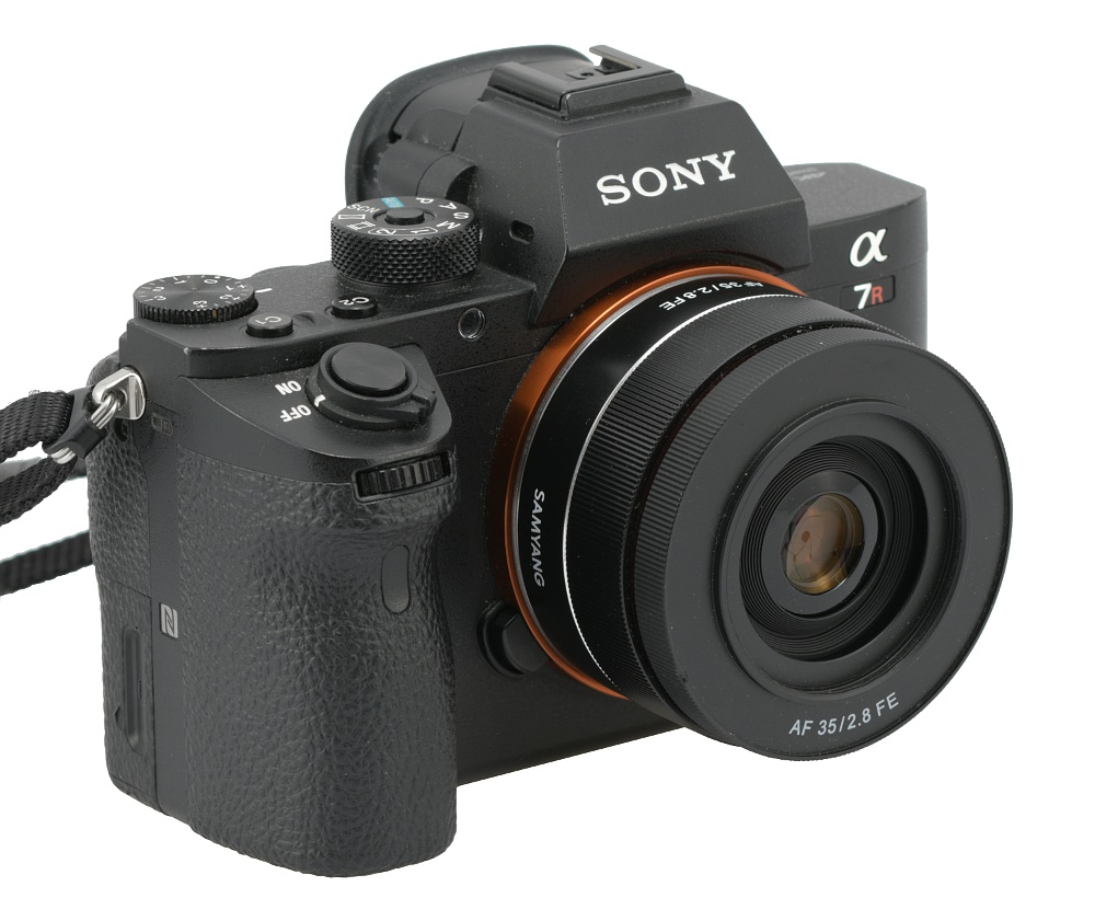 Samyang AF 35 mm f/2.8 FE review - Introduction - LensTip.com