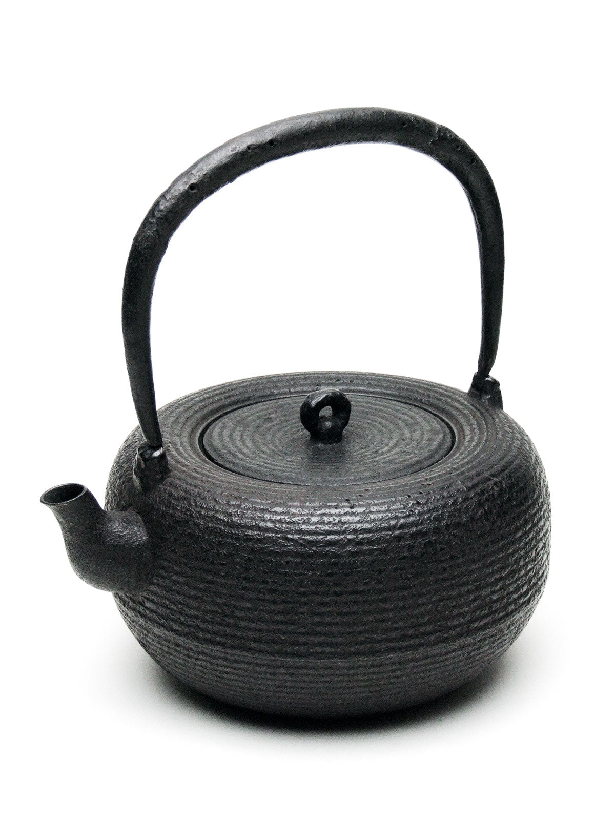 漢字彫刻の丸形鉄瓶 漢字彫刻の丸形鉄瓶 漢字彫刻の丸形鉄瓶 鉄製 丸形