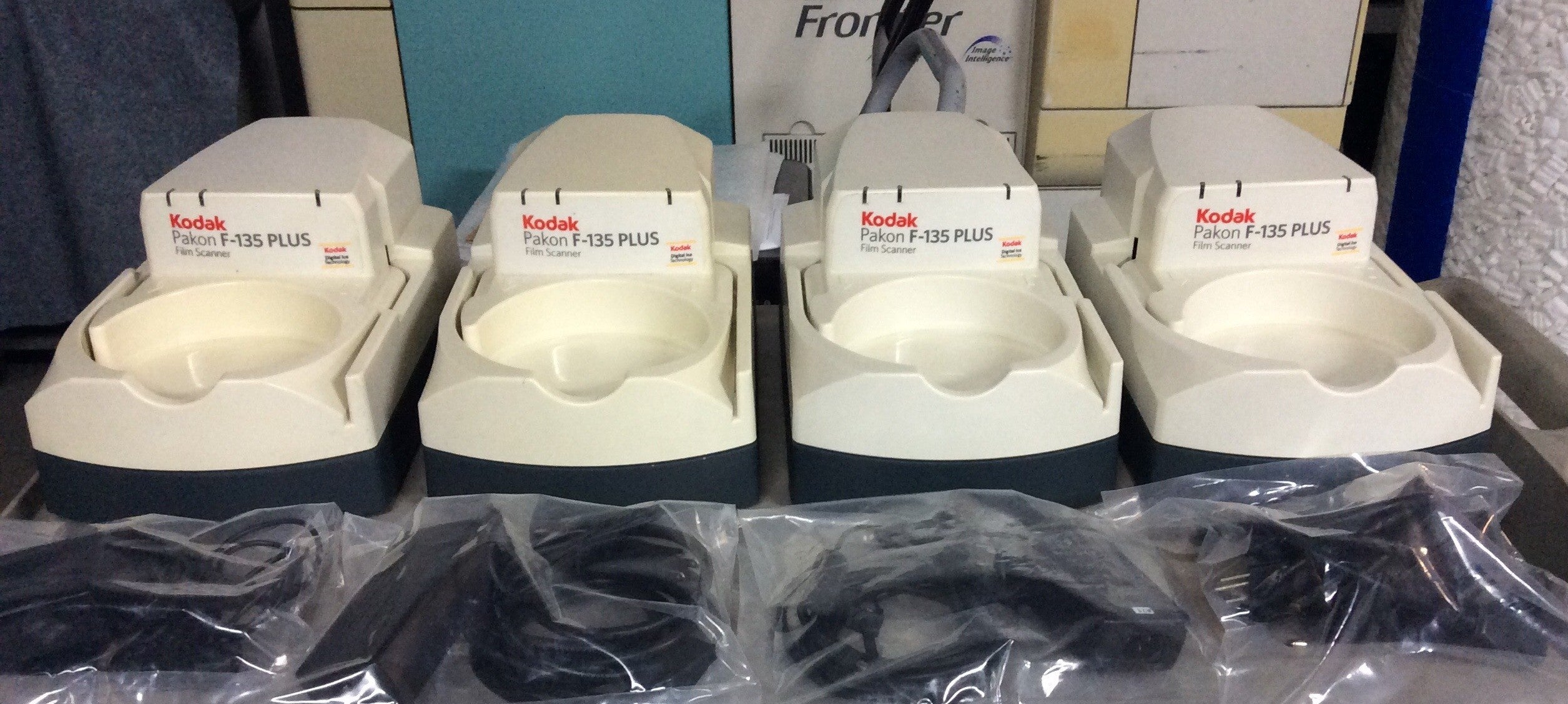 Pakon F-135 / F-135 Plus | Film Scanners | Serranorey – Serrano Rey