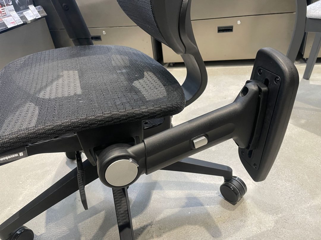 ギタリスト・ベーシスト必見のスタジオチェア、wavebone Voyager Ⅱを