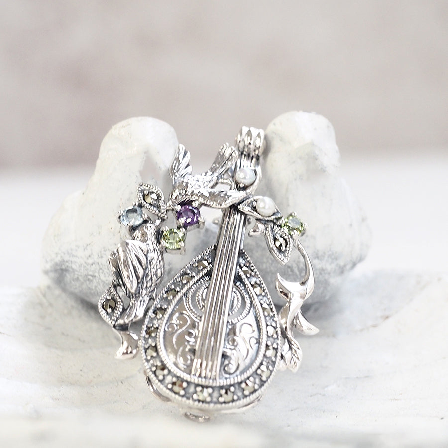 SVスリーカラーストーン ロマンティックリュートブローチペンダント