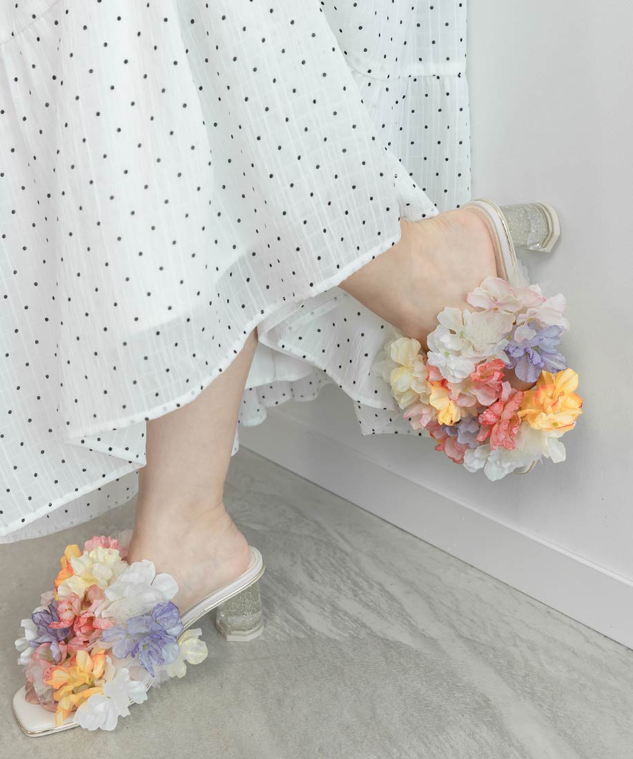 LUXURY ITEM】フラワーブーケミュールサンダルRANDA公式サイト