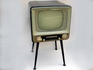 レトロテレビ / 昭和30年代にタイムスリップ。でも中身は新品！ Retro