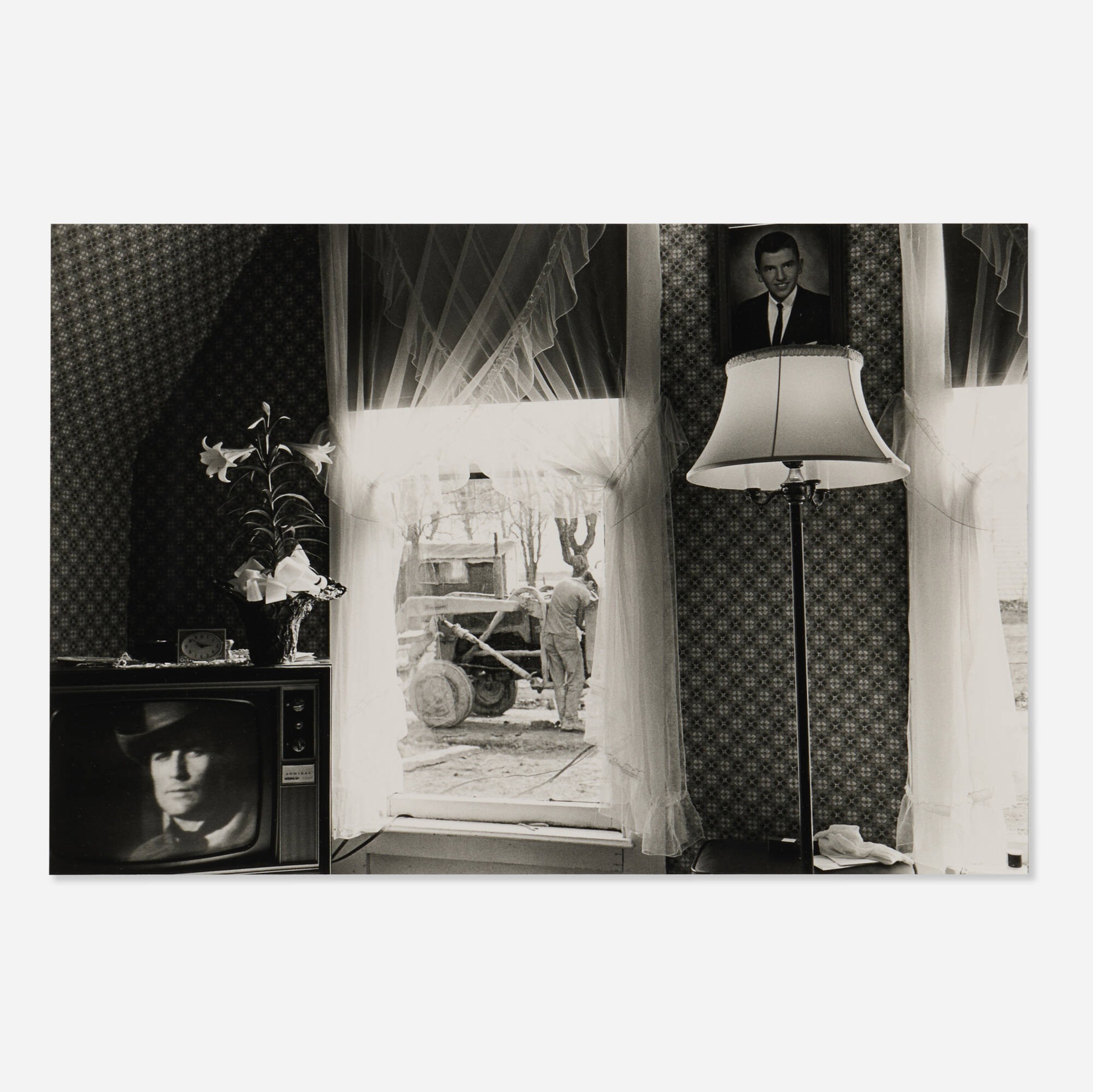104: LEE FRIEDLANDER, The Little Screens < Photographic