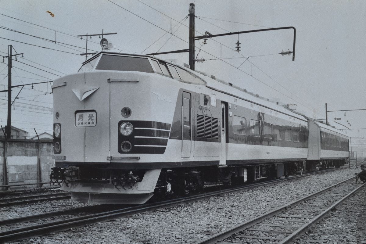 カツミ 国鉄 581系寝台電車 12両セット 運転台上前照灯不点灯タイプ