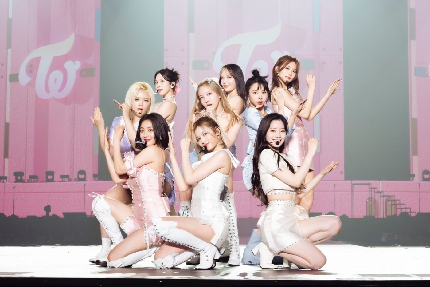 TWICE、東京ドーム3days完遂！ 笑顔と涙にあふれたパフォーマンスで