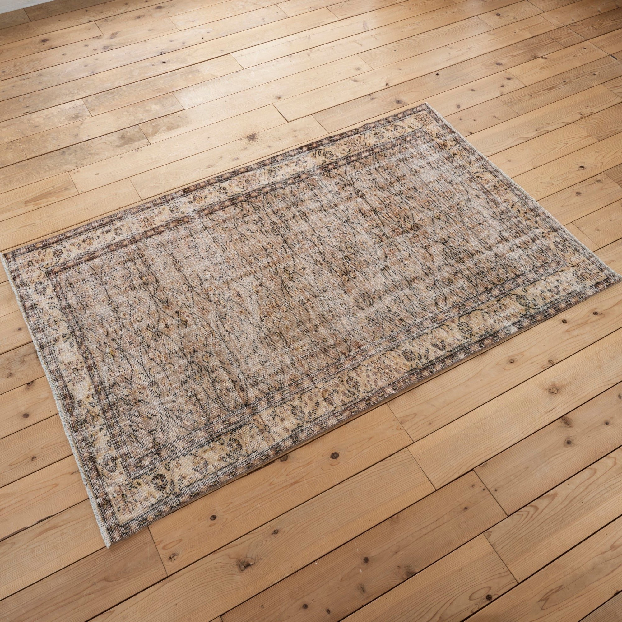 ヴィンテージラグ | トルコ・イスパルタ No.04 | 茶色 | 223 × 146 – tiflo