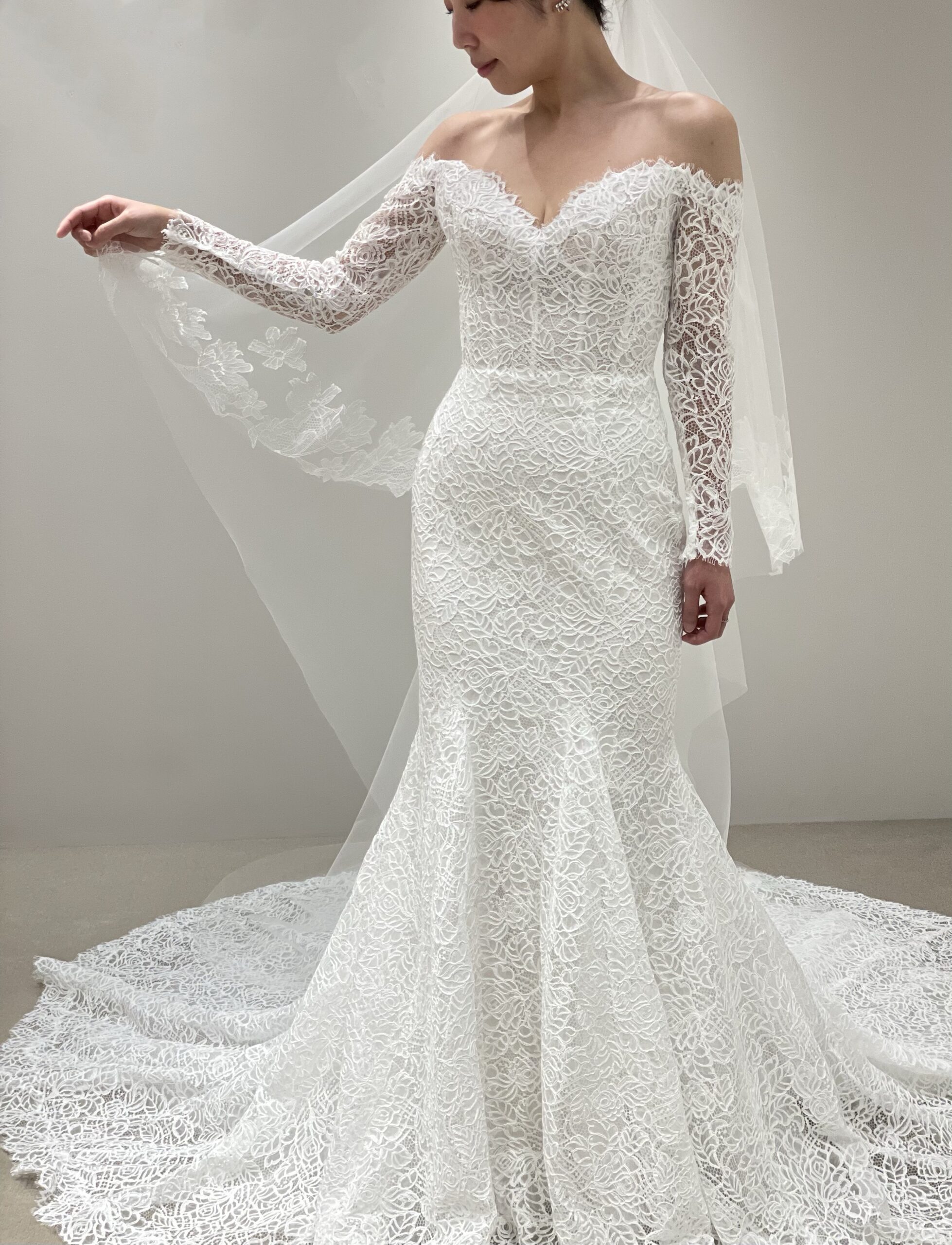 新作ウェディングドレス〜Monique Lhuillier（モニーク ルイリエ