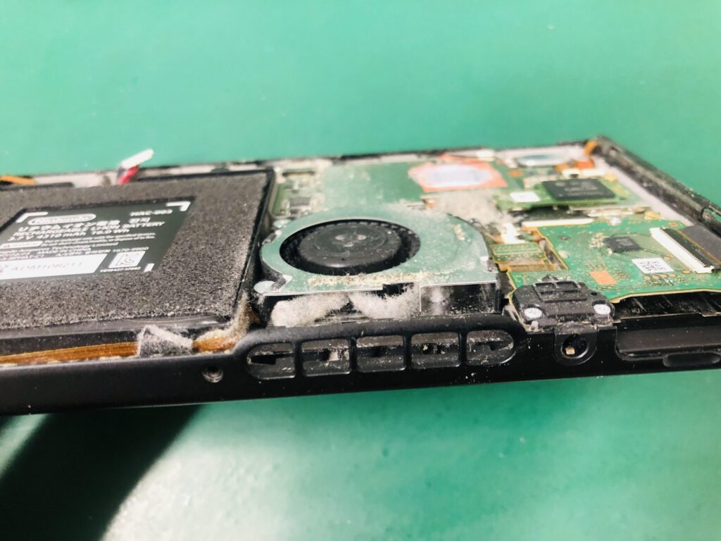 Switch修理】ファンがうるさい/異音がする場合の対処法 - Nintendo