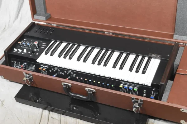 ROLAND ローランド キーボード シンセサイザー RD-700SX - 楽器の買取