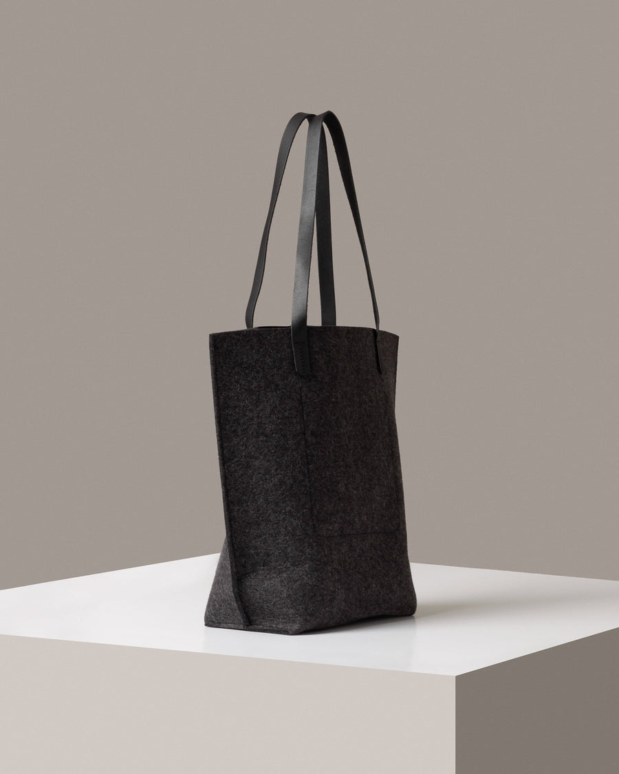 Hana Merino Wool Tote Bag in Charcoal | Graf Lantz