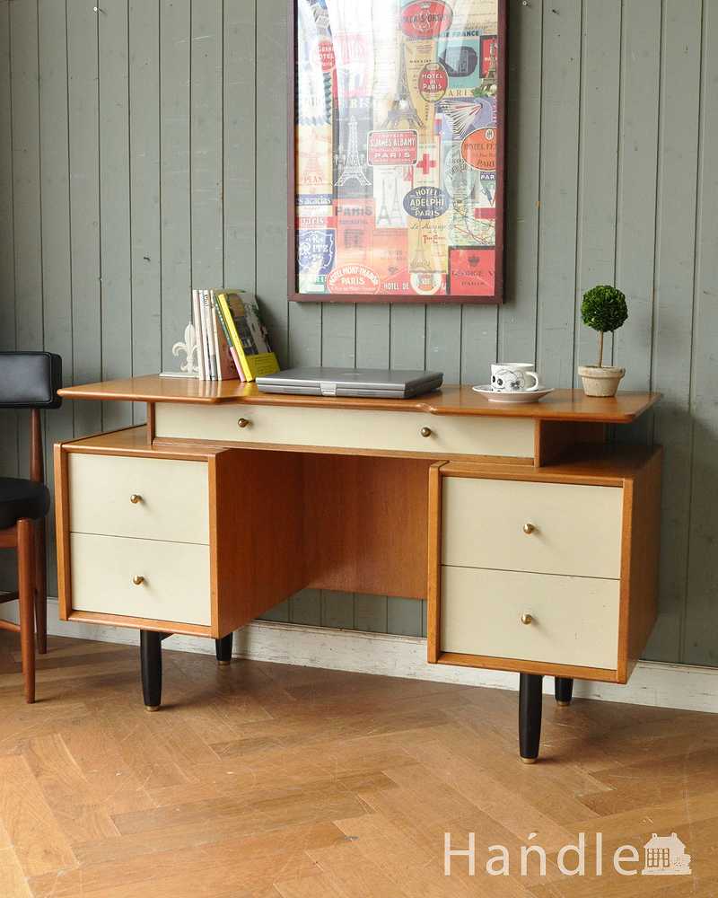 ビンテージの北欧家具、色合いもカッコイイG-planのデスク