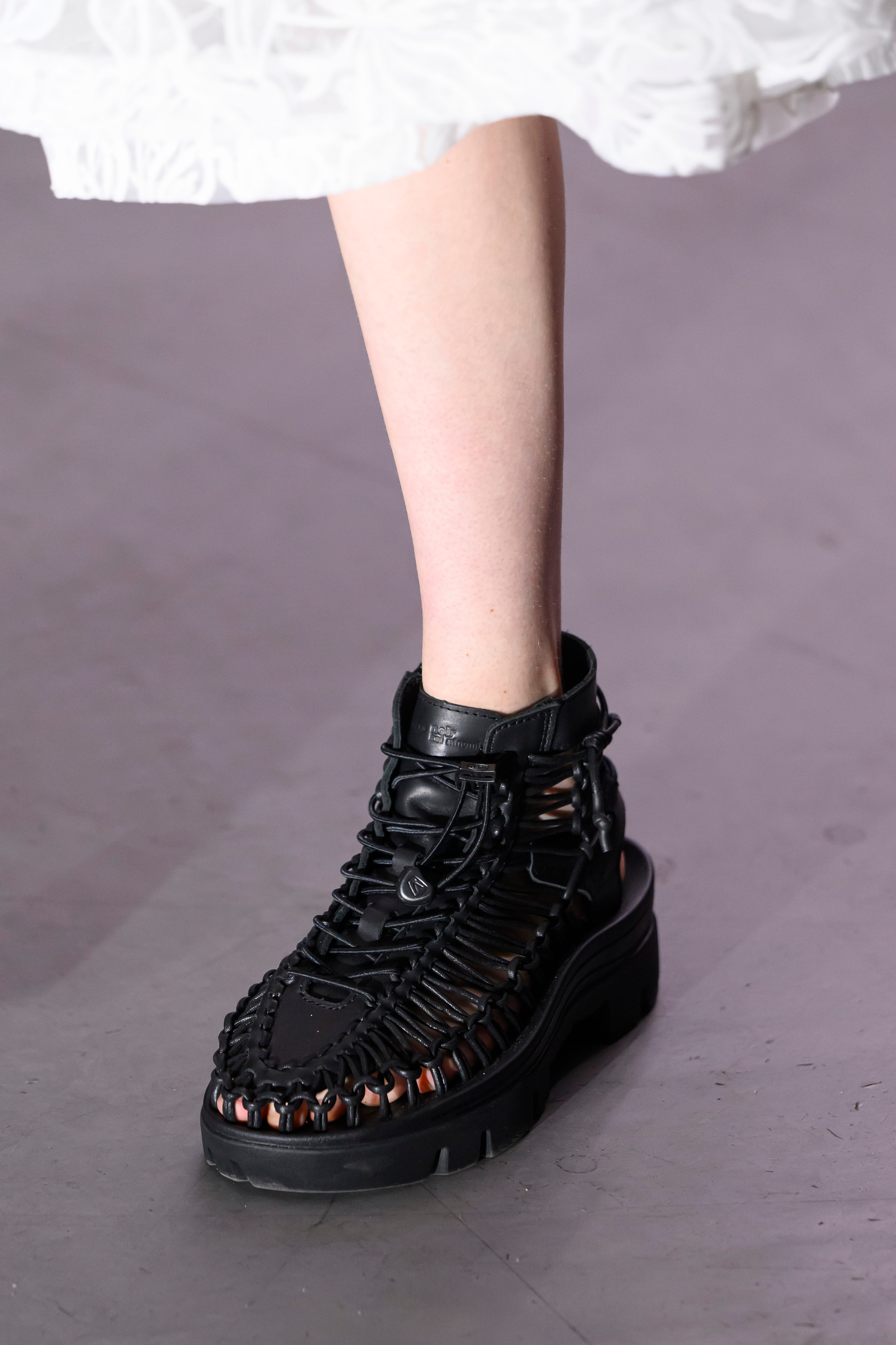 キーン」と「ノワール ケイ ニノミヤ﻿」が初のコラボシューズを発売