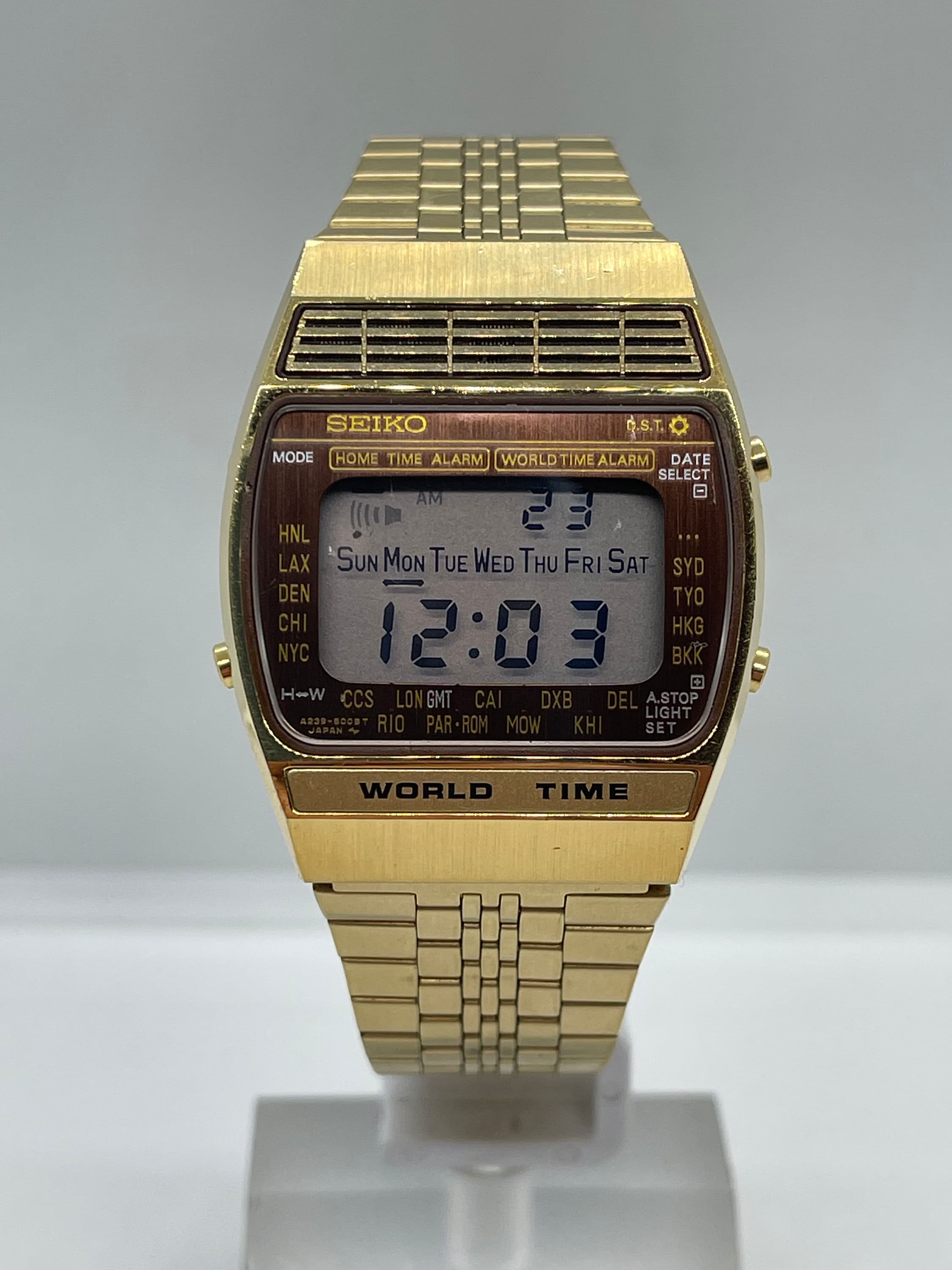 Seiko A239-5020 Vintage Digital Quartz Wrist Watch Japan World
