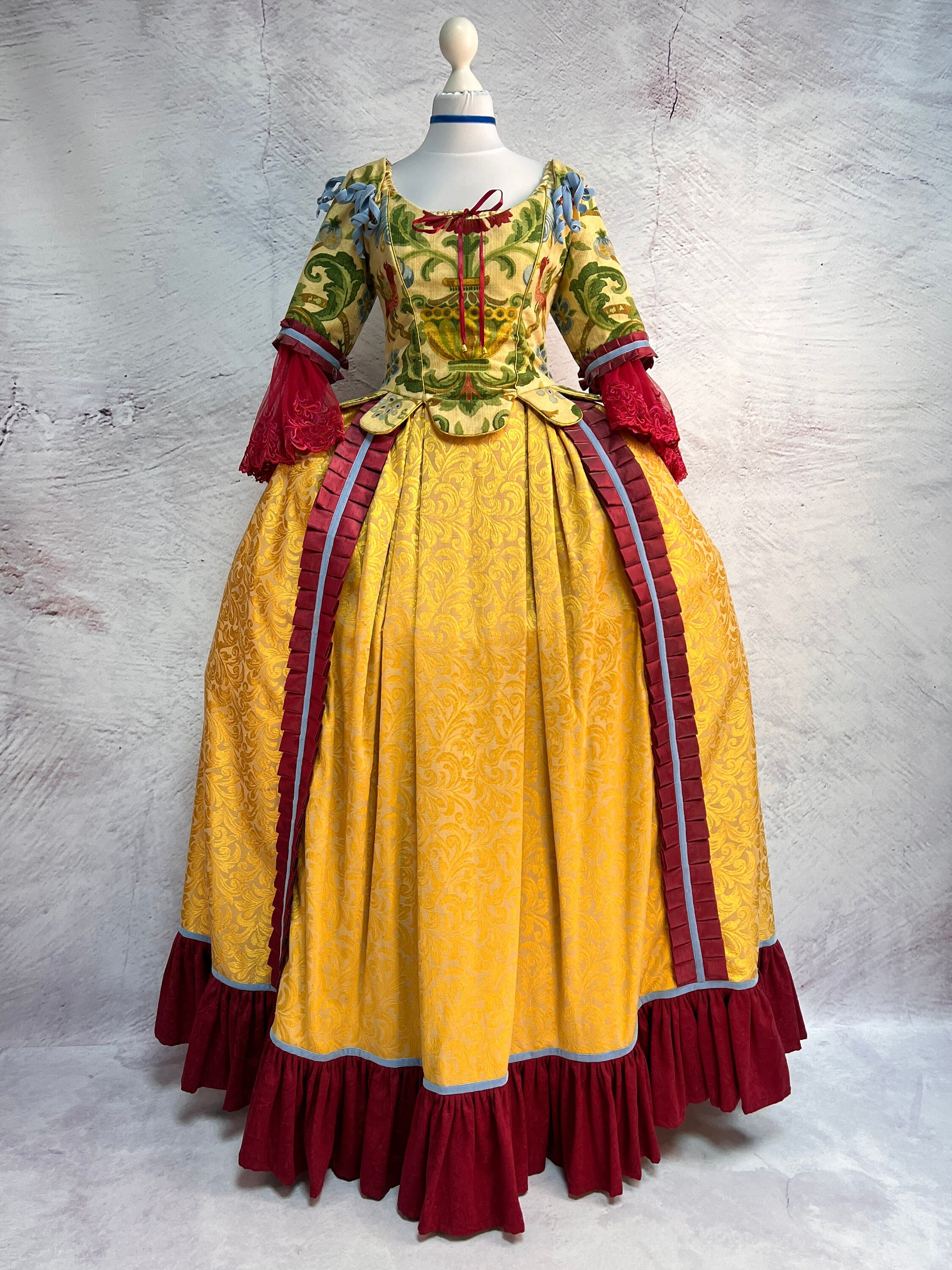 若きマリー・アントワネットのドレス、ロココ時代、18世紀のドレス