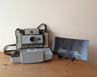 Vintage Polaroid Automatic 230 Land Camera / 1967 Polaroid Camera